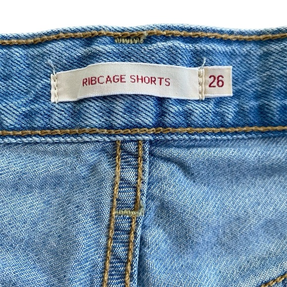 Levi’s Women’s Ribcage Denim Shorts Buttonfly Super High Rise Size 26 Distressed - Picture 6 of 13
